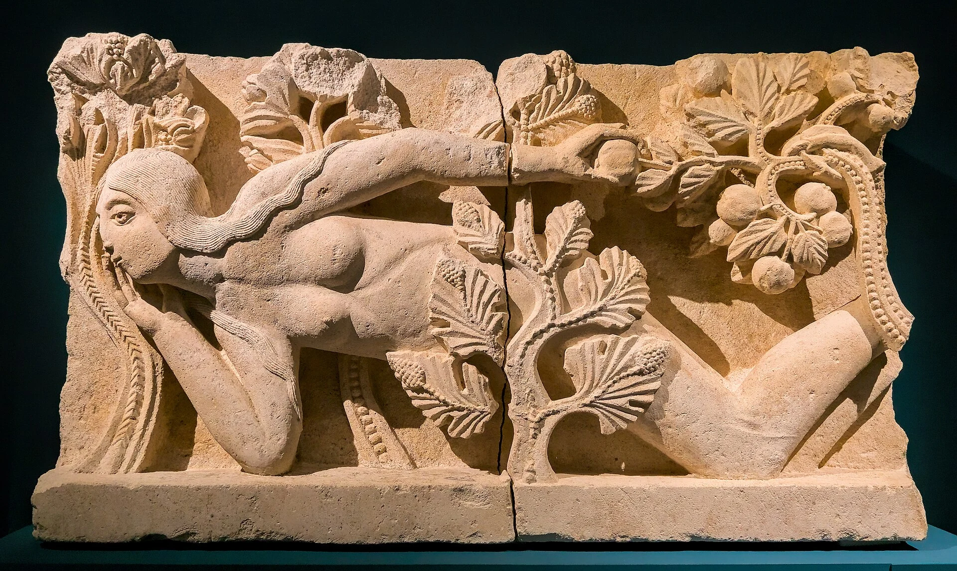 Gislebert, La Tentation d'Eve, bas-relief, Autun